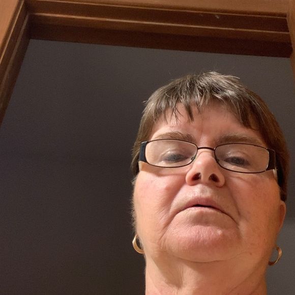 Meet your Posher, Cathy - Picture 1 of 1